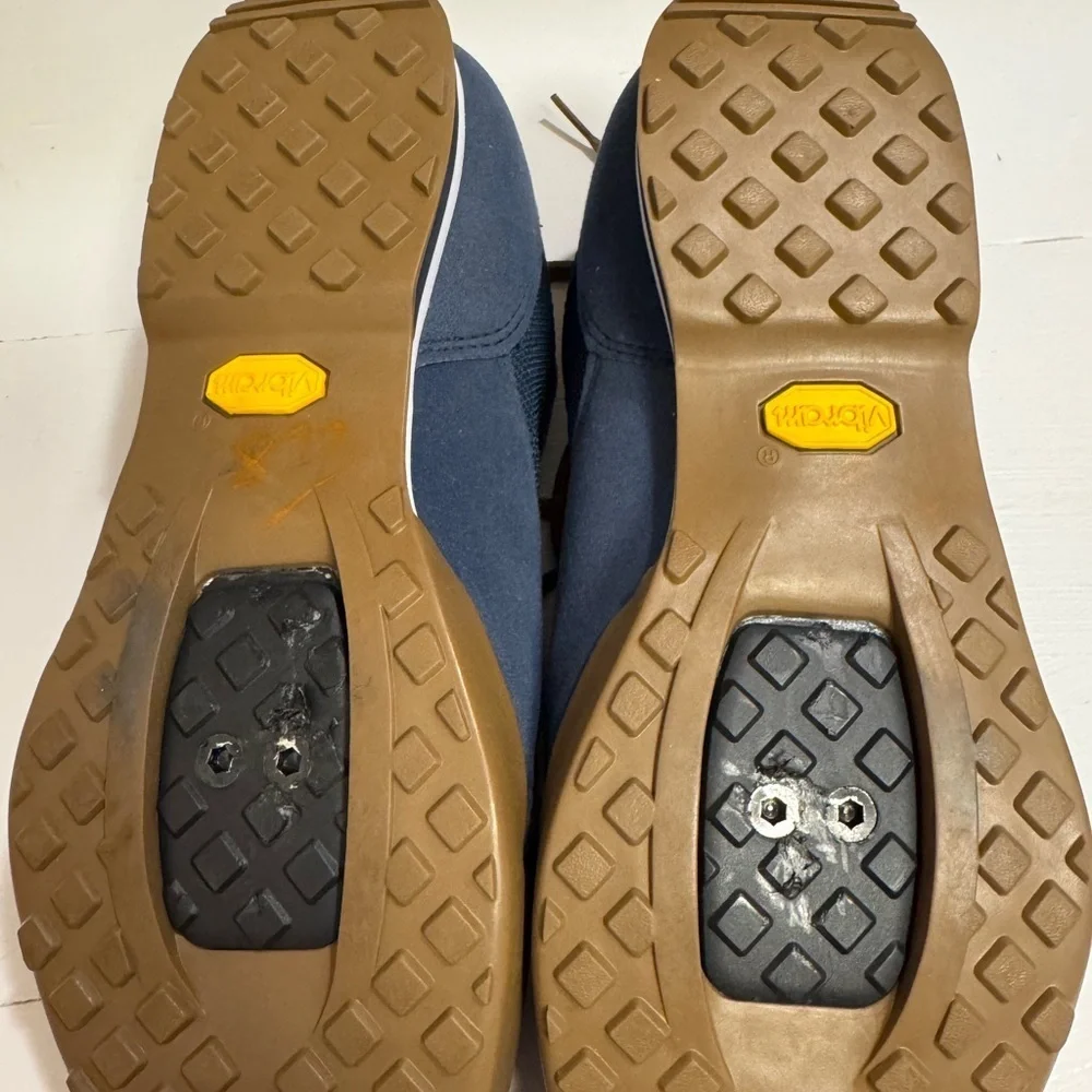 Giro Men's Biking Shoes by Vibram NWOT in Navy and Tan size US 9
